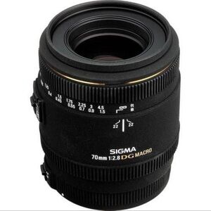 Sigma Macro 70mm f/2.8 EX DG Lens w/ original case and camera bag